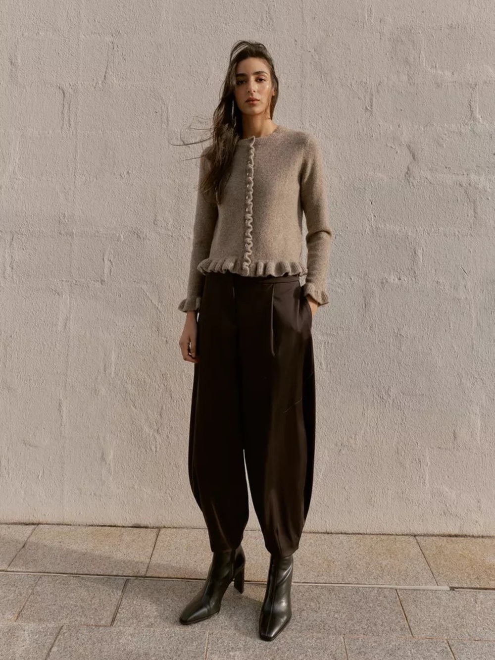 Zara Gray Crewneck Button-Front Scallop Hem Cardigan - Picture 2 of 6